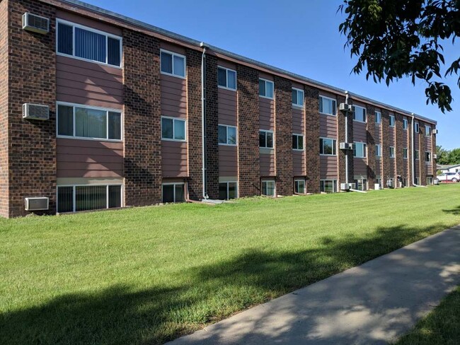 904 13th St NE - 904 13th St NE Jamestown ND 58401 | Apartment Finder