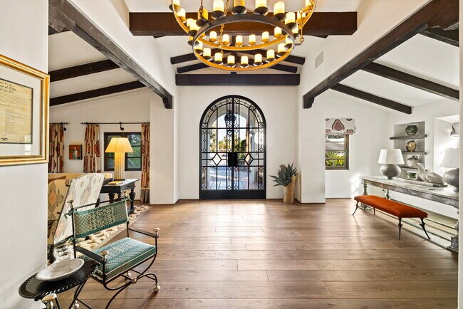 Building Photo - 535 N Belardo Rd