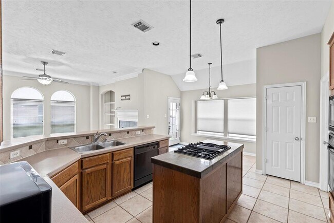 Building Photo - 12058 Miramar Shores Dr