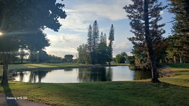 Building Photo - 3851 Estepona Ave