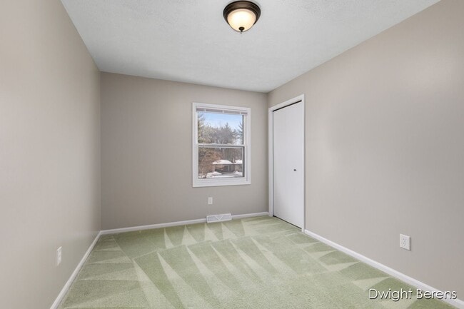 Building Photo - 7331 48th Ave