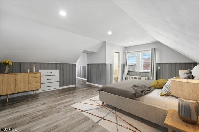 Building Photo - 37-06 Ferry Heights