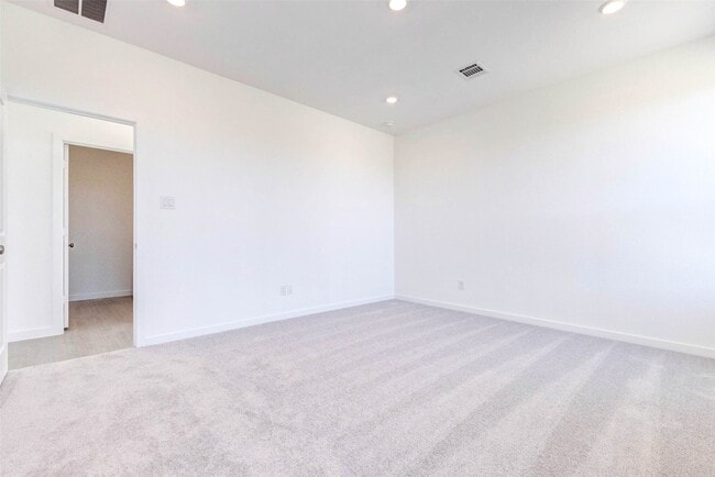 Building Photo - 27410 Sweetwater Bay Dr