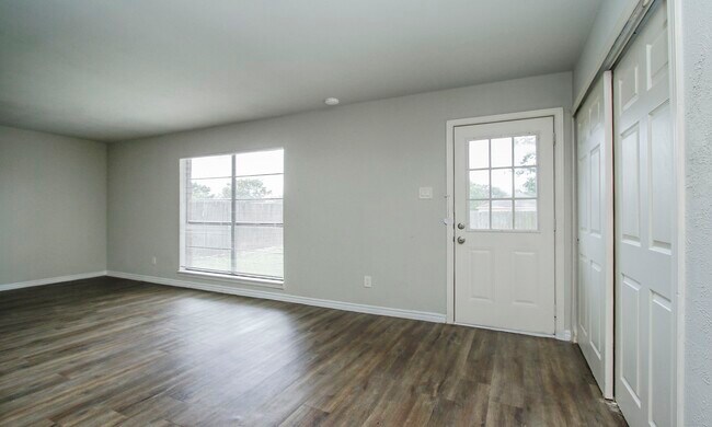 Building Photo - 17626 Bullis Gap Dr