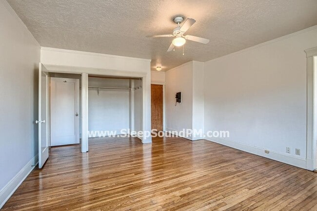 Building Photo - Paramount Apartments