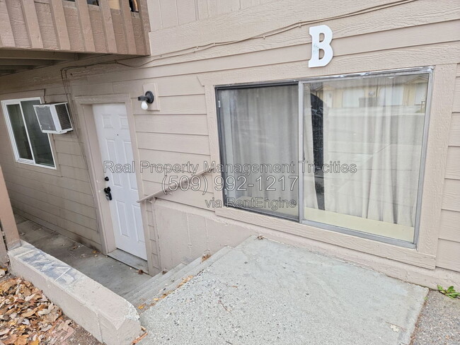 Building Photo - 1102 S Olympia Pl