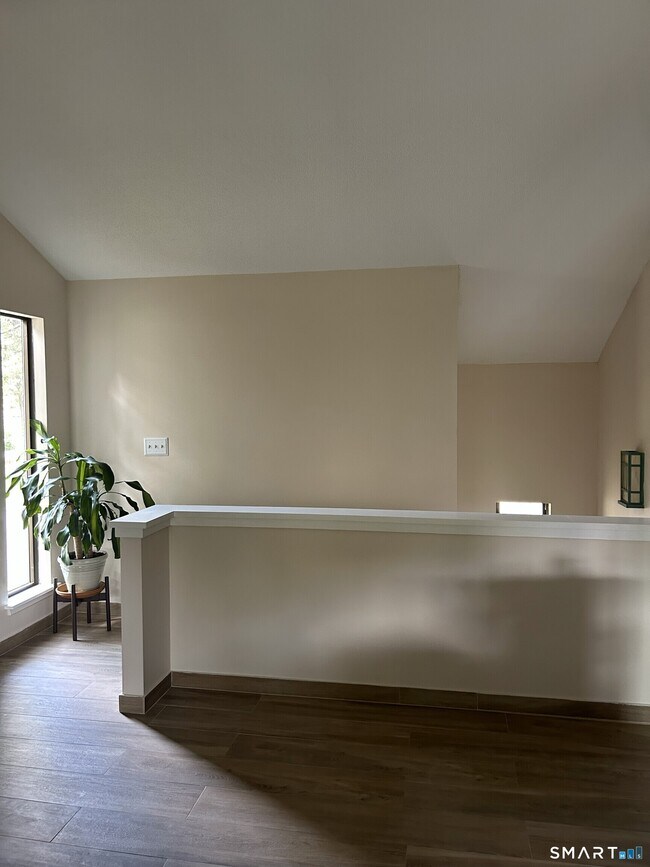 Building Photo - 7 Twin Oak Ct