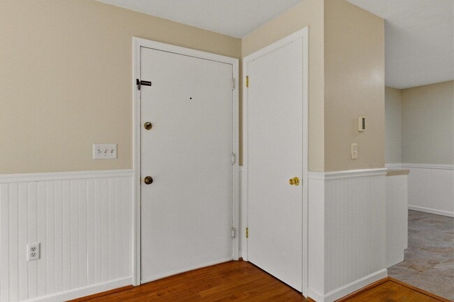 Building Photo - 559 Sagamore Ave