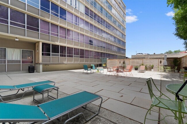 Building Photo - 1800 Lavaca St