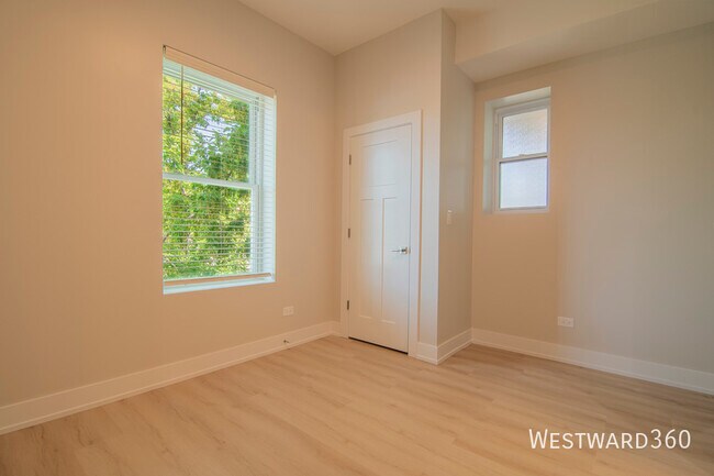 Building Photo - 1546 N Homan Ave.