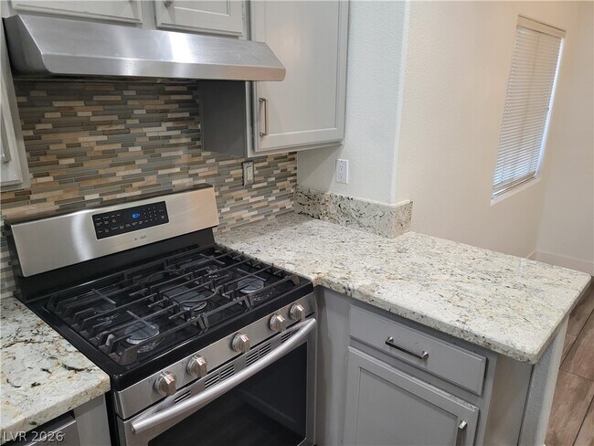 Building Photo - 2117 Echo Bay