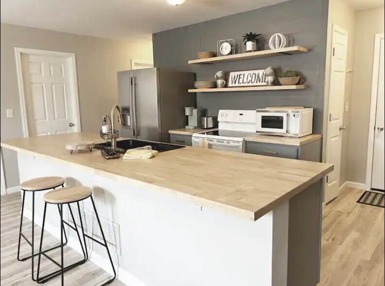 Building Photo - 101 S Buchanan St