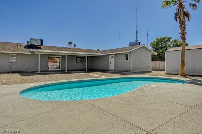 Building Photo - 1580 Quarter Horse Dr