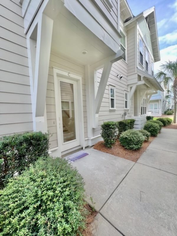 Building Photo - 15 E Milestone Dr
