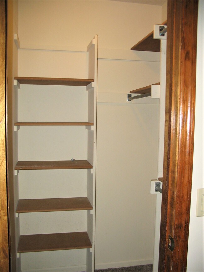Building Photo - 303 Pierce St