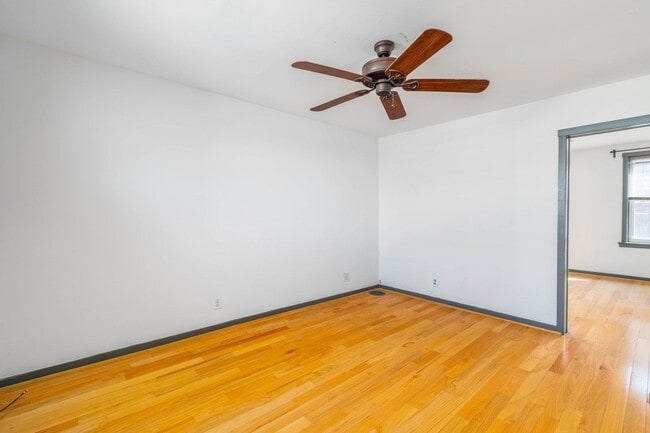 Building Photo - 802 LeCount St