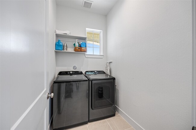 Building Photo - 21130 Garden Palm Dr