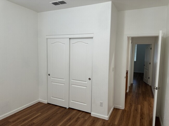 Building Photo - 91 W Recreo Ct