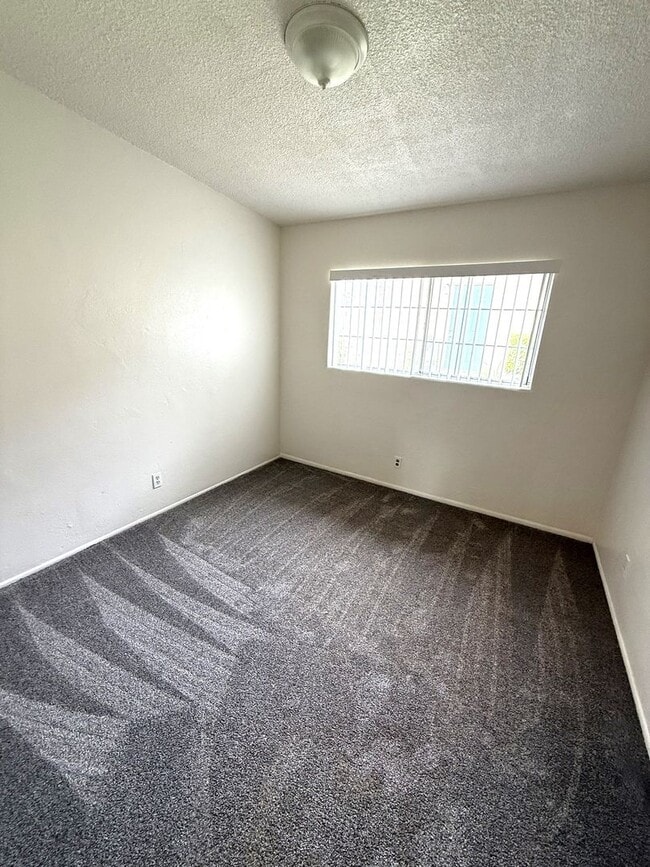 Building Photo - 1 bedroom apartment in Guadalupe + $150 Gift card upon move in