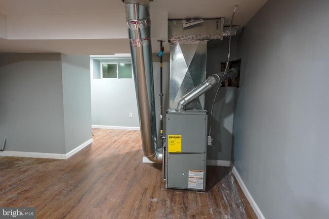 Building Photo - 6746 Linmore Ave