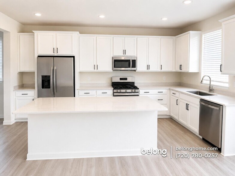 Building Photo - 10205 Uvalda St