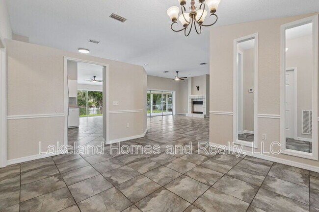 Building Photo - 95 Woodside Dr