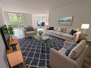 Building Photo - 118 S Wetherly Dr