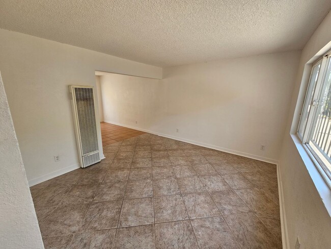 Building Photo - 2333 Birkdale St