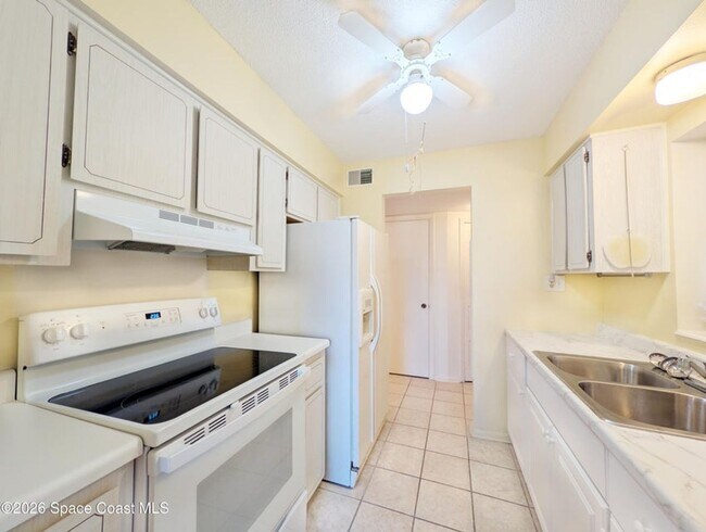 Building Photo - 190 E Olmstead Dr