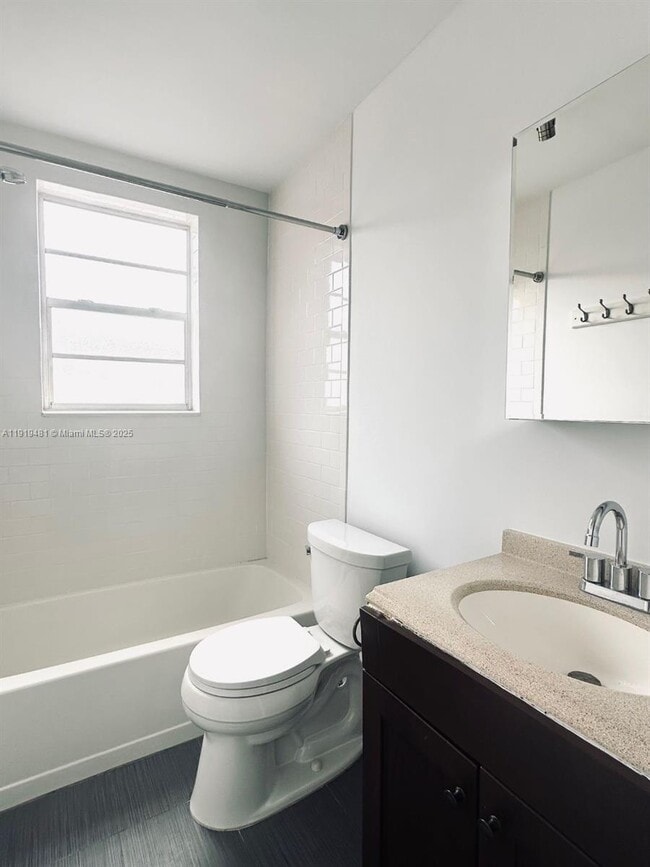 Building Photo - 820 Meridian Ave