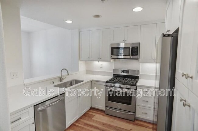 Building Photo - 28279 Canterbury Ct