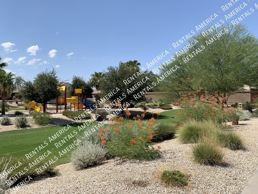 Building Photo - 6814 S 36th Ln