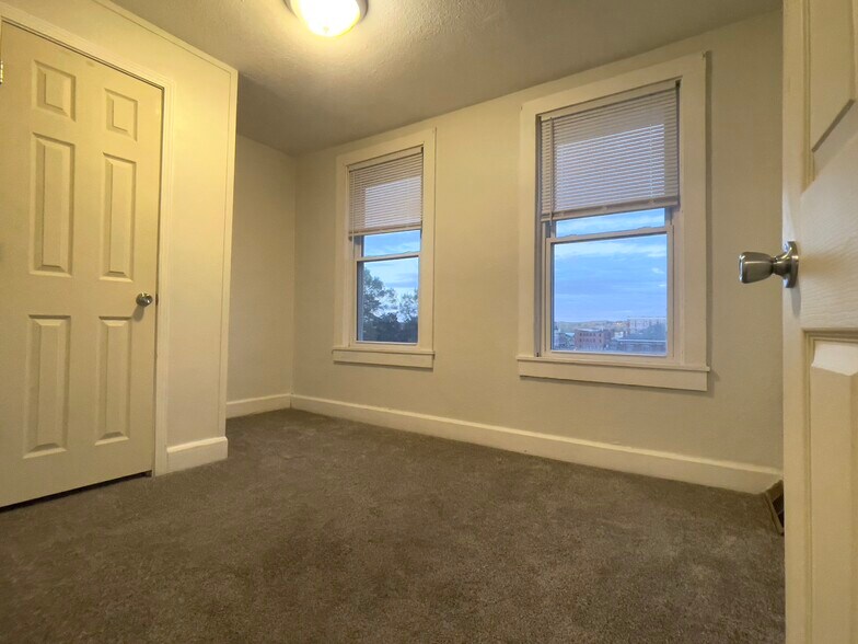 Bedroom #1 - 221 Saint Marys St