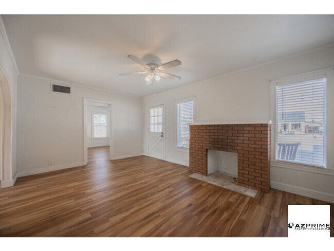 Building Photo - Charming 2/1 Phoenix Home in Brentwood Historic District!