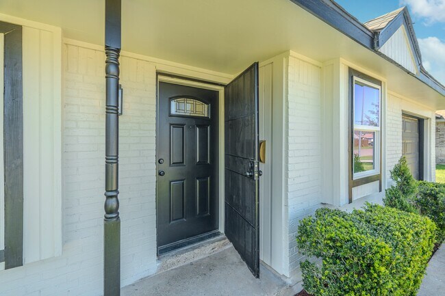 Building Photo - 3538 Cork Dr