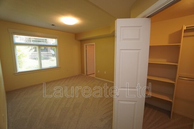 Building Photo - 6414 Silver Mesa Dr