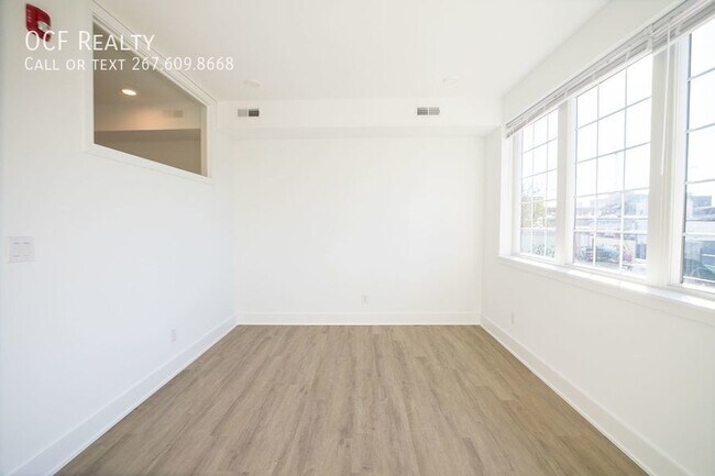 Building Photo - 1324 Frankford Ave