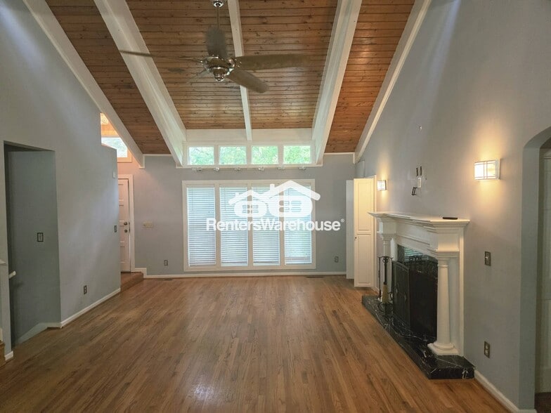 Building Photo - 4486 Poplar Terrace