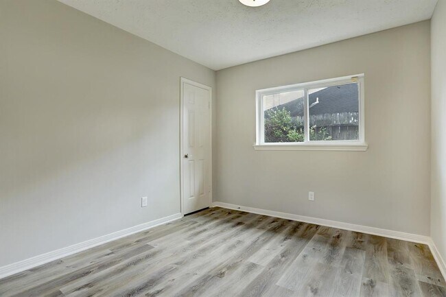 Building Photo - 3826 Carya Cir