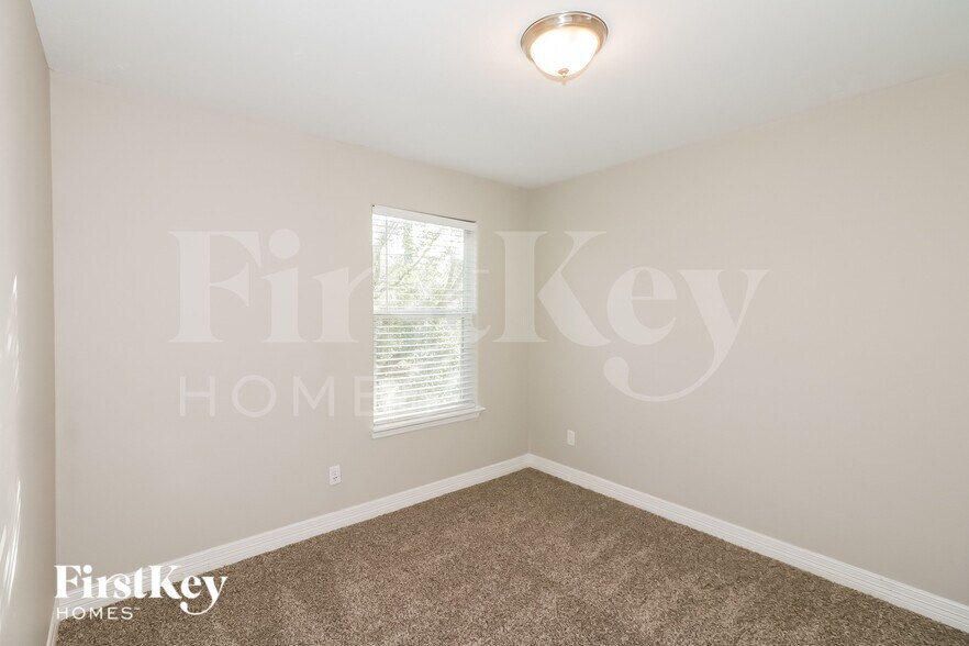 Building Photo - 214 N Native Ln