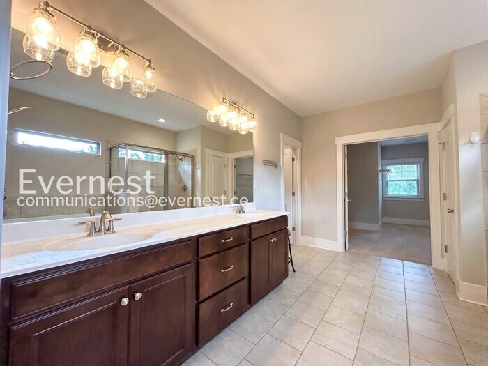Building Photo - 6010 Winding Lakes Dr