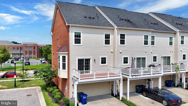 Building Photo - 7049 Banbury Dr