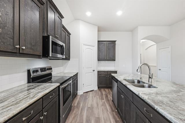 Building Photo - 513 Oleander Dr