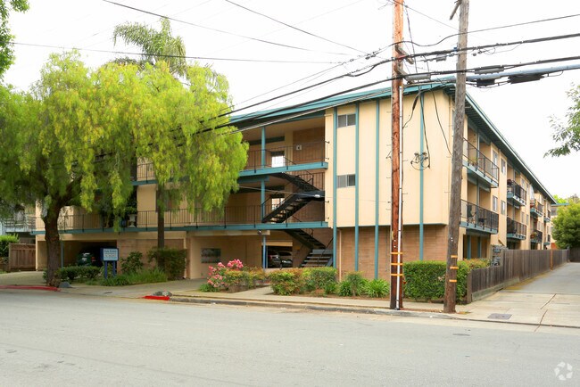 Primary Photo - 1239 Oak Grove Ave