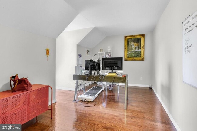 Building Photo - 3518 Reserve Dr