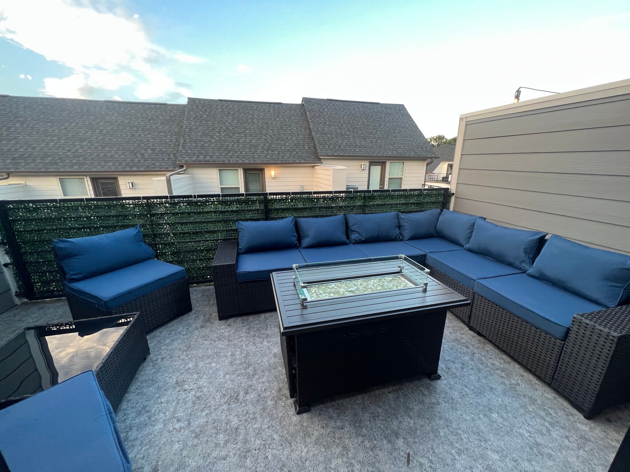 Rooftop patio - 15037 New Amsterdam Ln
