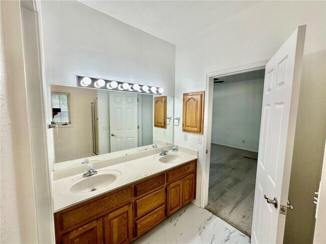Building Photo - 3103 Peach Blossom