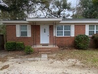 Building Photo - Convenient to NAS and Corry!