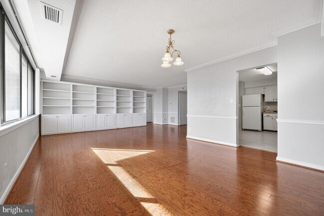 Building Photo - 3709 S George Mason Dr