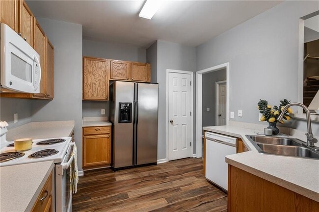 Building Photo - 208 Oconee Way